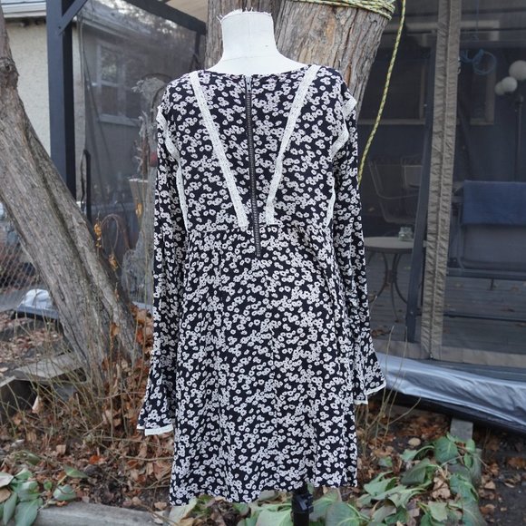 FREE PEOPLE creme and black flower pattered flowy dress - Picture 6 of 9